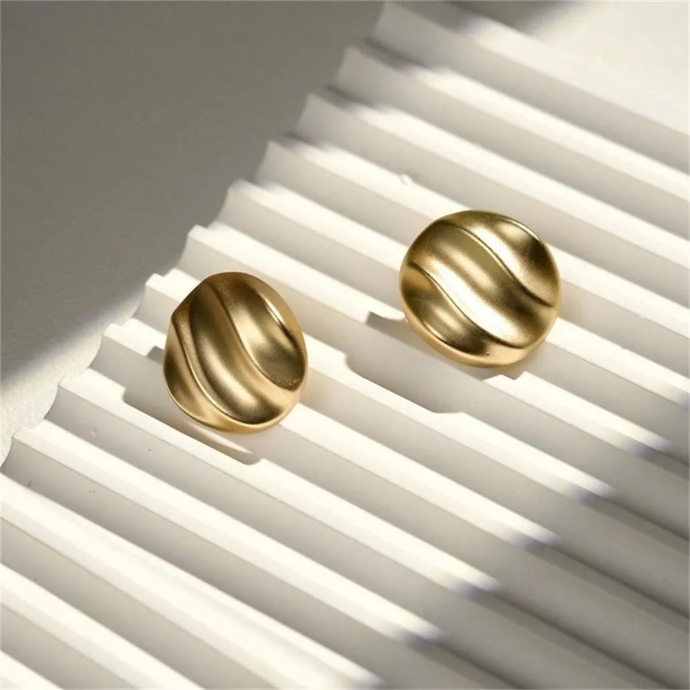 1pair Matte Gold Tone Wave Print Metal Vintage Style Button Round Stud Earrings SD