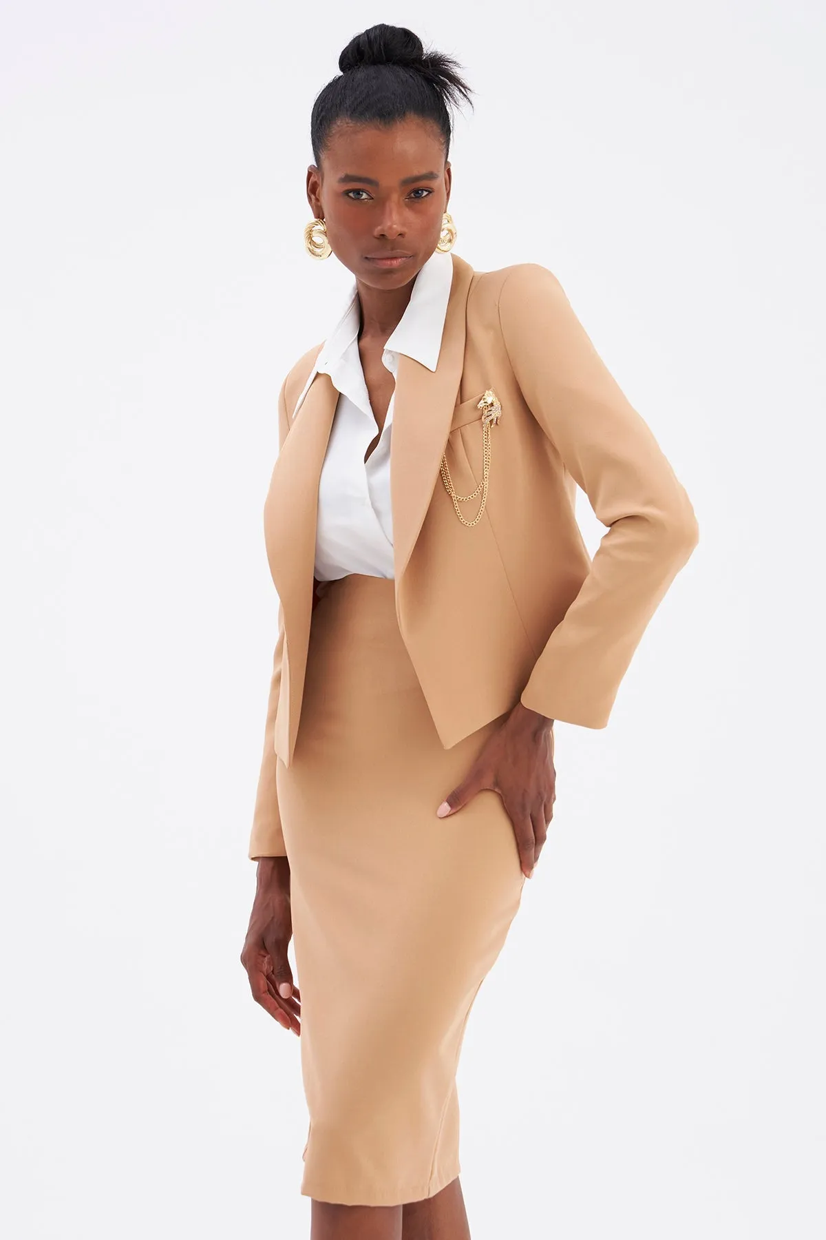 Brooch Detailed Short Jacket without button - CAMEL